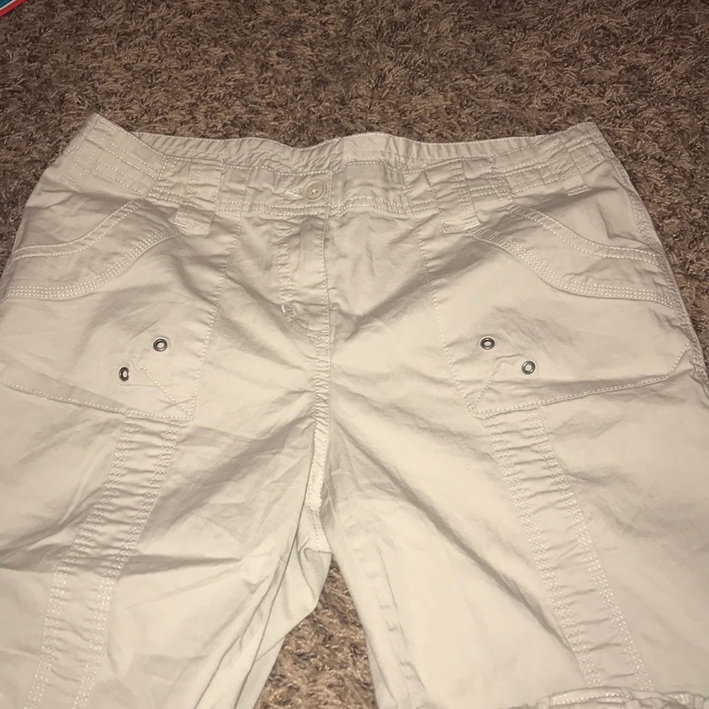 cream capris - Picture 3 of 4